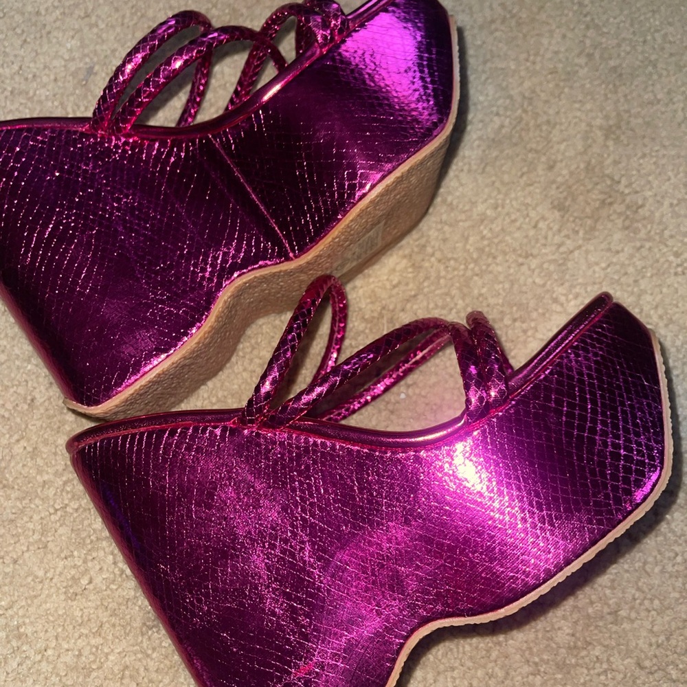 Miss Lola Metallic Pink Platform Heels - Picture 4 of 5
